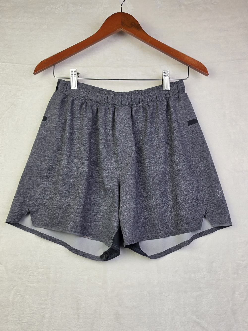 Lululemon Surge Men's Athletic Shorts Size M‎ Gray Heather Black
